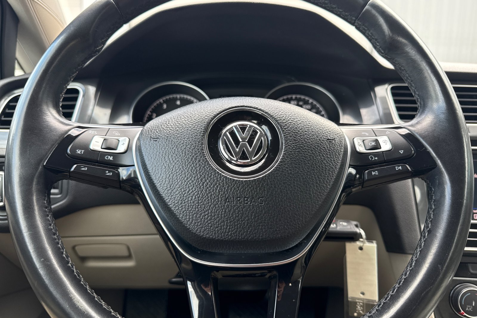 Used 2018 Volkswagen Golf S FWD image 24