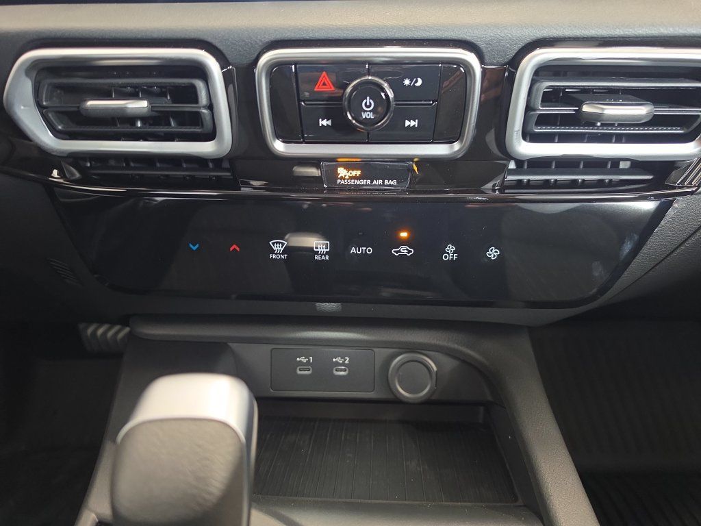 New 2027 Nissan Sentra SV w/ Floor Mat Package FWD image 16