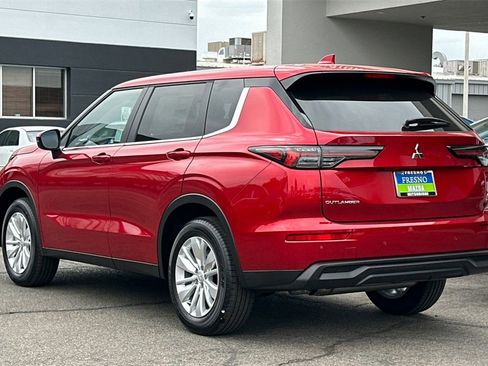 New 2025 Mitsubishi Outlander ES image 7