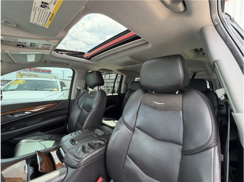 Used 2016 Cadillac Escalade ESV Luxury AWD/4WD image 20