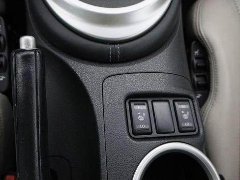 Used 2009 Nissan 370Z Touring image 20