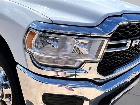 Used 2024 RAM 3500 Tradesman w/ Chrome Appearance Group AWD/4WD image 28