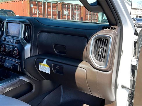 Used 2021 Chevrolet Silverado 1500 LTZ image 34