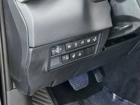 Used 2024 Toyota Tundra Limited w/ Power Package AWD/4WD image 10