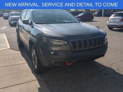 Used 2019 Jeep Cherokee Trailhawk w/ Cold Weather Group AWD/4WD image 10