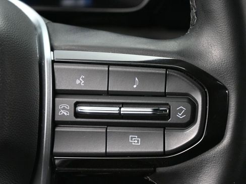 Used 2024 Chevrolet Colorado LT w/ LT Convenience Package image 7