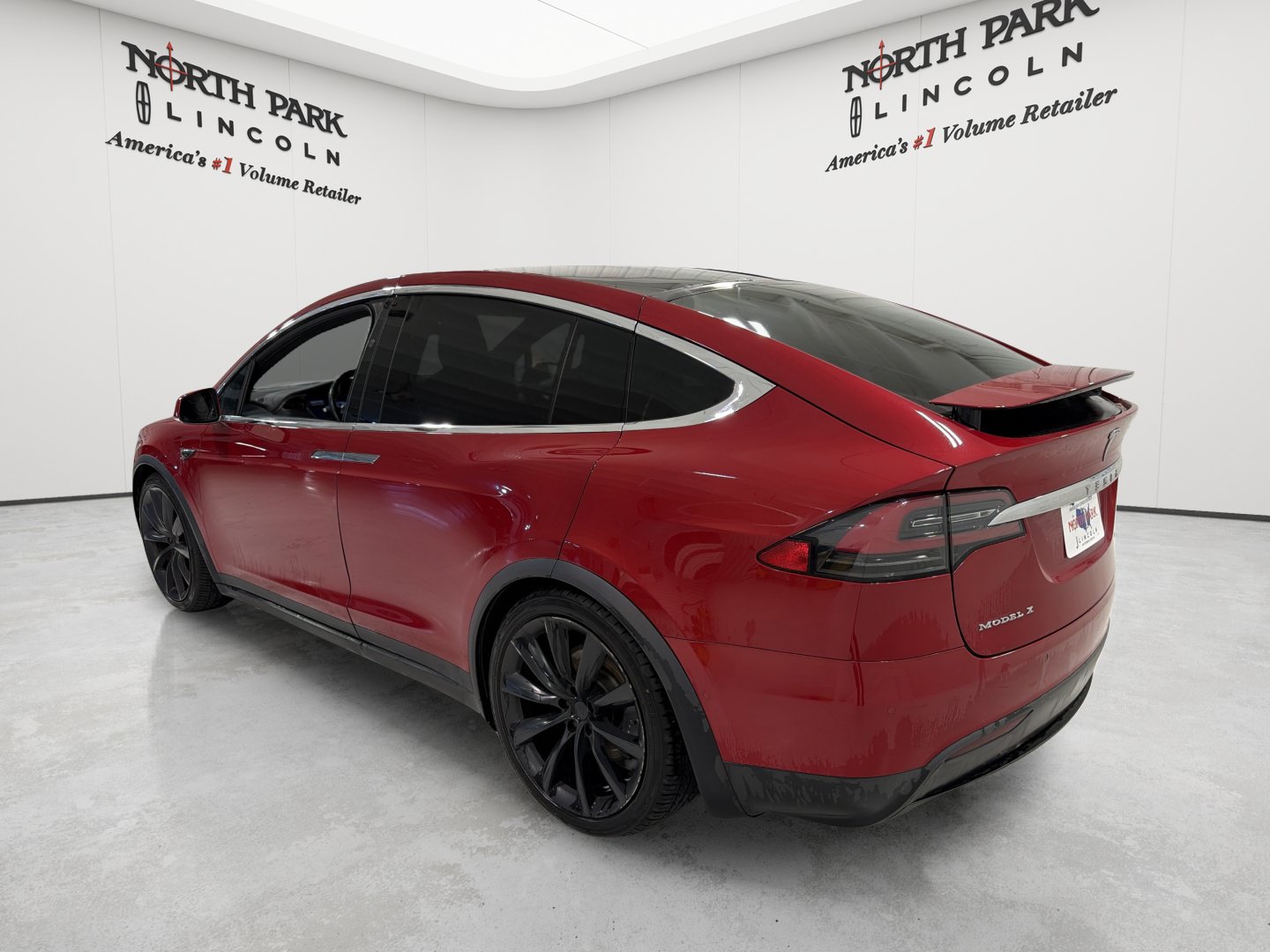 Used 2017 Tesla Model X 100D AWD/4WD image 3