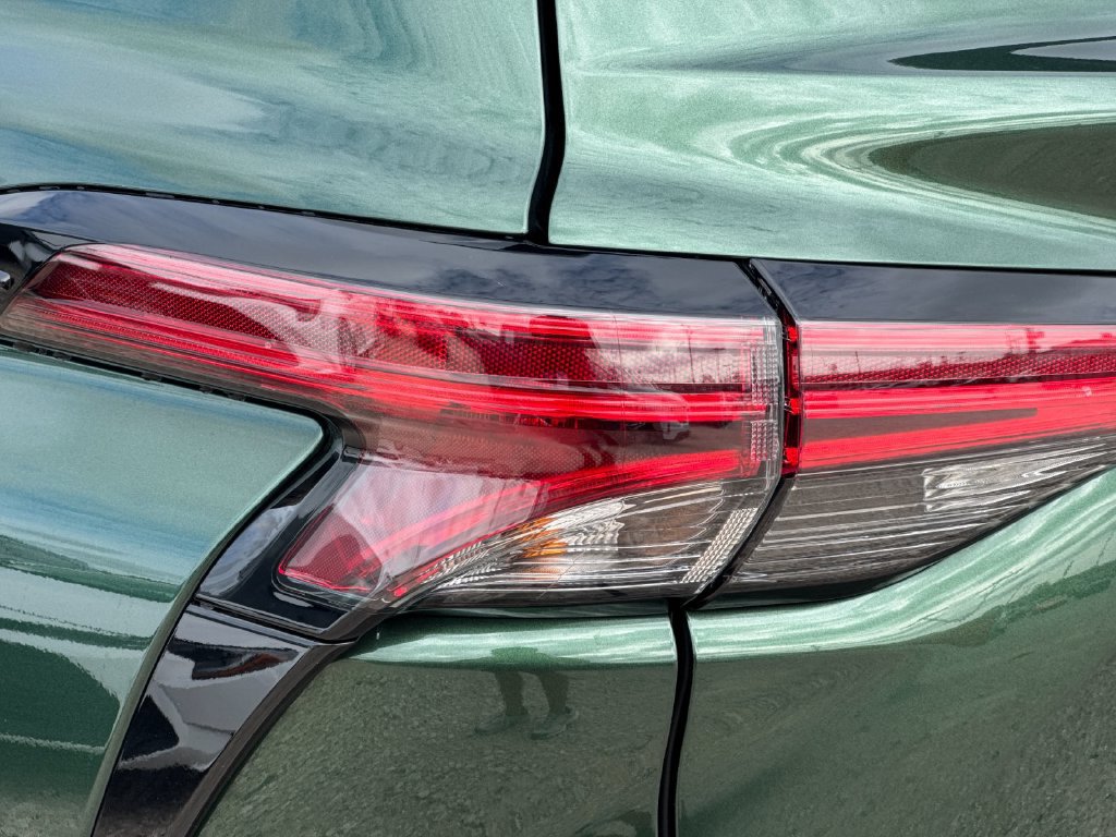 Used 2026 Toyota Sienna Limited AWD/4WD image 30