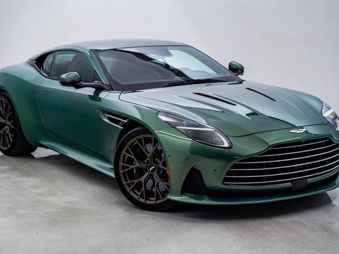 Used 2024 Aston Martin DB12 Coupe image 3