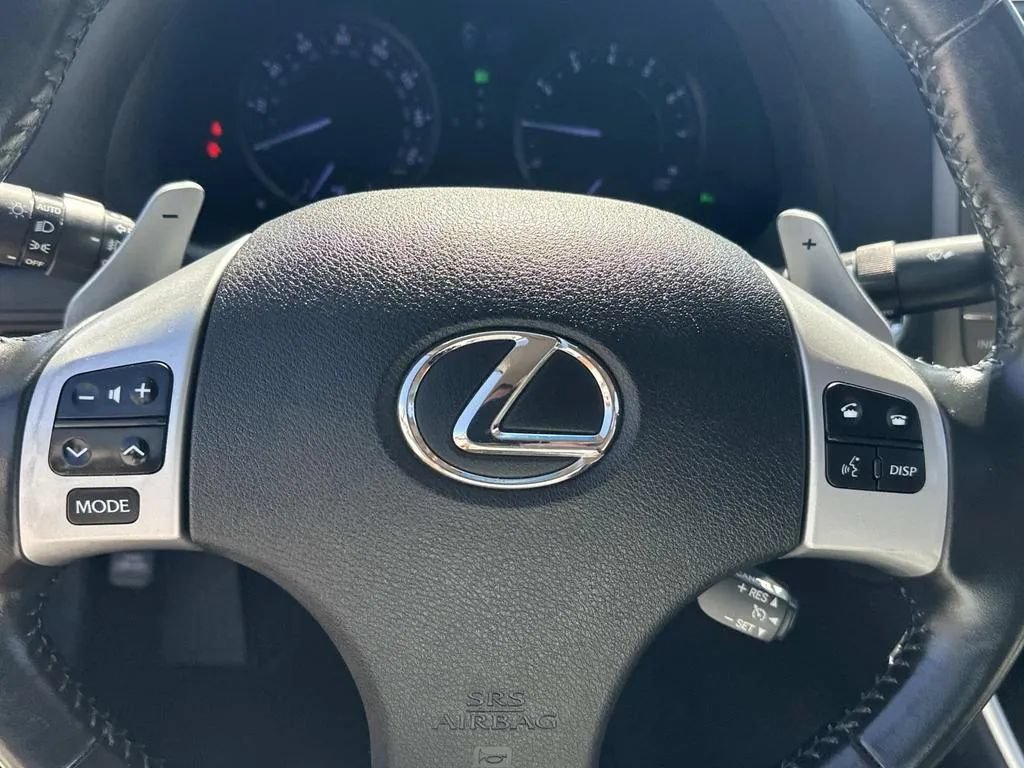 Used 2015 Lexus IS 250C w/ Luxury Package RWD image 17