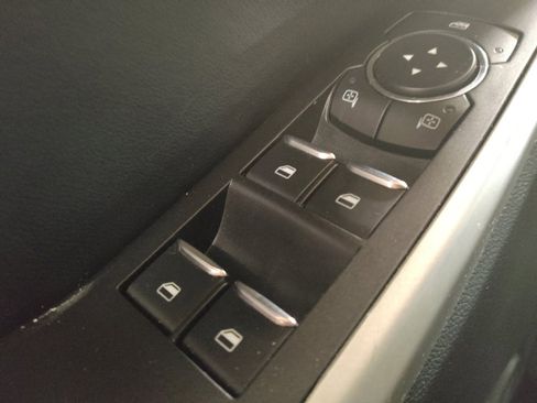 Used 2021 Ford Explorer XLT RWD image 27