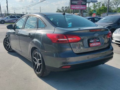 Used 2017 Ford Focus SEL image 2