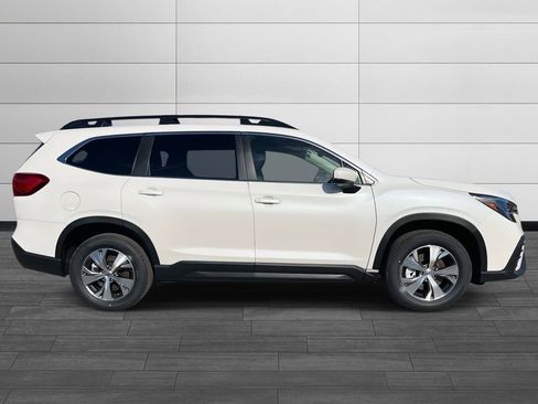 Used 2025 Subaru Ascent Premium w/ Popular Package #2 AWD/4WD image 2