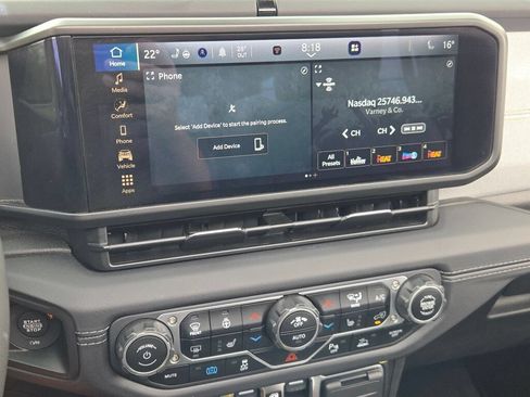 Certified 2025 Jeep Wrangler Unlimited Sahara w/ Safety Group AWD/4WD image 23