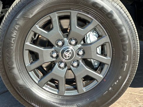 Certified 2025 Toyota 4Runner SR5 image 34