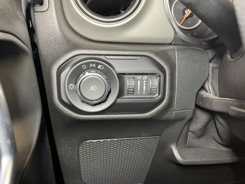 Used 2021 Jeep Wrangler Unlimited Sport image 29