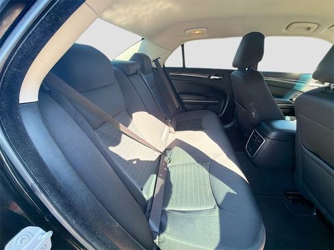 Used 2022 Chrysler 300 Touring w/ Sport Appearance Package image 26