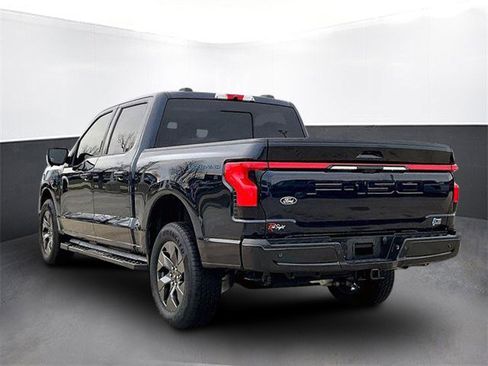 Used 2024 Ford F150 Lightning Lariat image 5