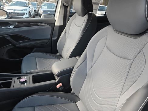 New 2026 Volkswagen Tiguan SE image 11