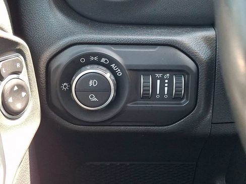 Used 2021 Jeep Gladiator Overland w/ Popular Equipment Package AWD/4WD image 28