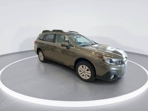 Used 2018 Subaru Outback 2.5i Premium AWD/4WD image 2