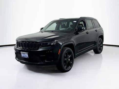Used 2023 Jeep Grand Cherokee Altitude AWD/4WD image 1