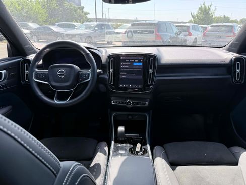 Certified 2023 Volvo XC40 Recharge Ultimate AWD/4WD image 15