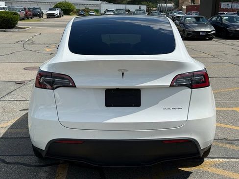 Used 2022 Tesla Model Y Long Range AWD/4WD image 5