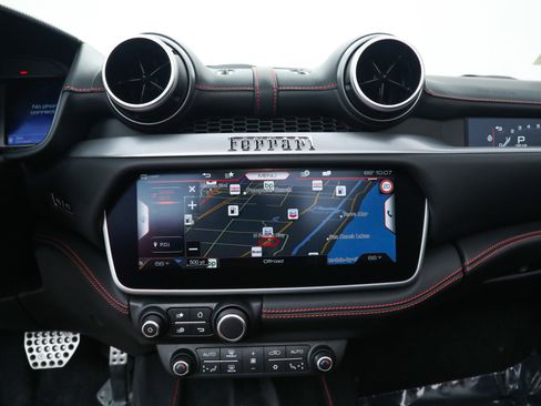 Certified 2023 Ferrari Portofino M image 32