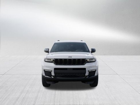 New 2025 Jeep Grand Cherokee L Limited w/ Black Appearance Package image 6