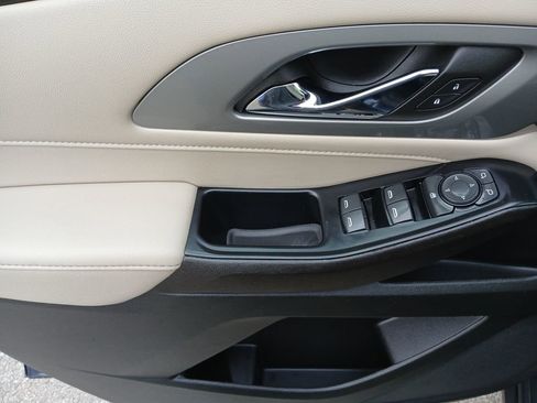 Used 2023 Chevrolet Traverse LS w/ Safety Package image 24