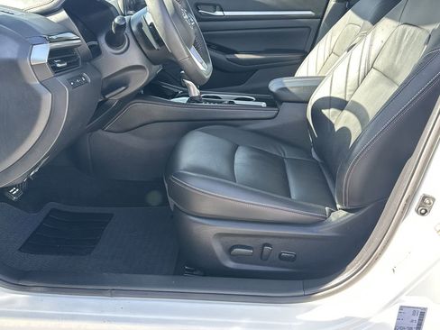 Used 2024 Nissan Altima 2.5 SR w/ SR Premium Package image 9