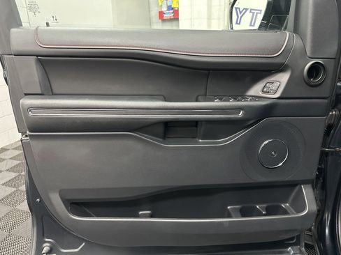 Used 2024 Ford Expedition Limited image 18