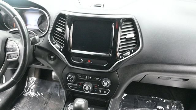Used 2019 Jeep Cherokee Limited w/ Trailer Tow Group AWD/4WD image 15