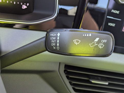 New 2026 Volkswagen Jetta SE FWD image 28