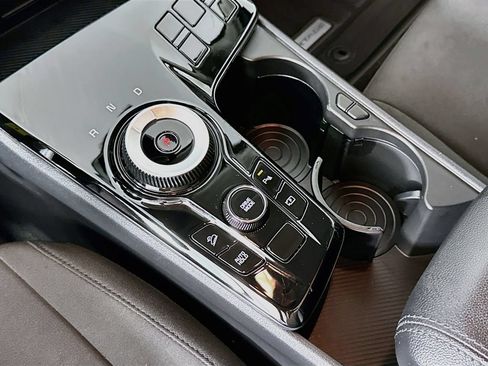 Used 2025 Kia Sportage LX FWD image 17