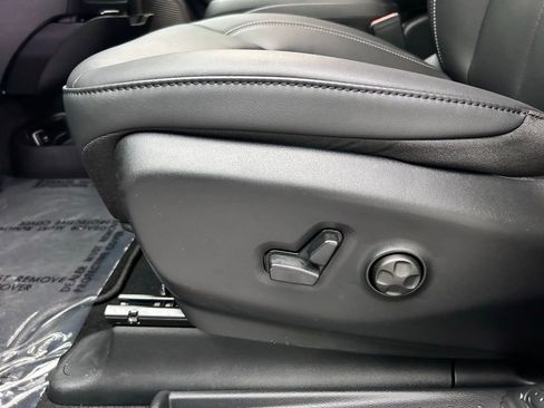 New 2026 Chrysler Pacifica Select image 17