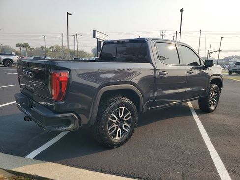 Used 2022 GMC Sierra 1500 AT4 w/ AT4 Premium Package AWD/4WD image 4