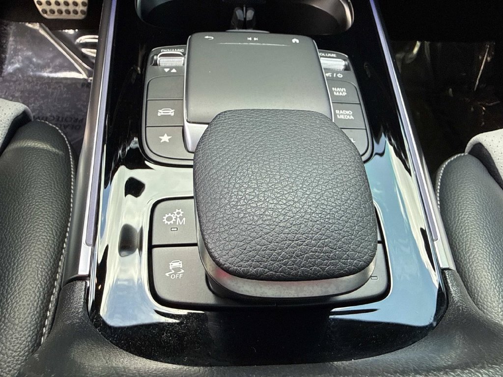 Used 2022 Mercedes-Benz GLB 35 AMG 4MATIC image 33