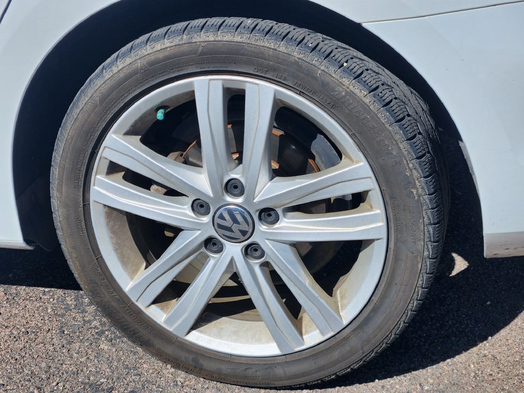Used 2015 Volkswagen Jetta SEL FWD image 10