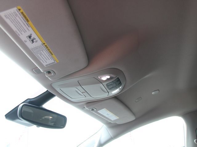 Used 2023 Chrysler Pacifica Touring-L FWD image 19