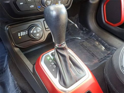 Used 2022 Jeep Renegade Trailhawk image 14