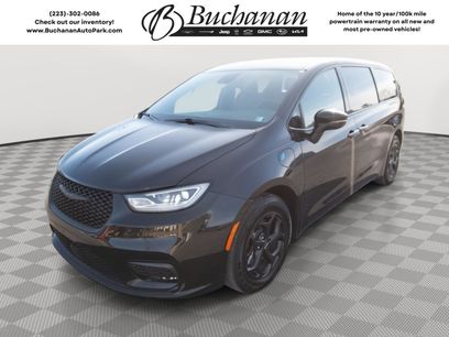 Used 2023 Chrysler Pacifica Limited w/ S Appearance Package