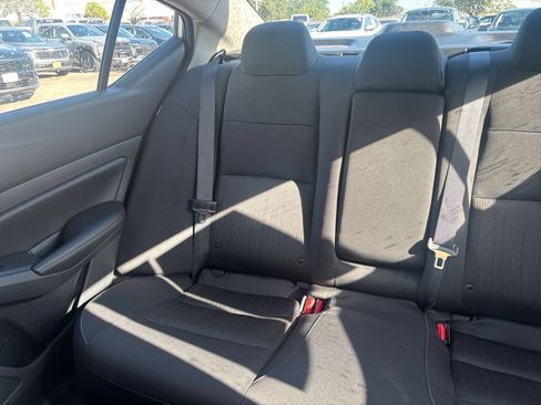 Used 2025 Nissan Altima 2.5 SV FWD image 38