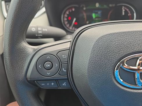 Used 2025 Toyota RAV4 XLE w/ Convenience Package image 17