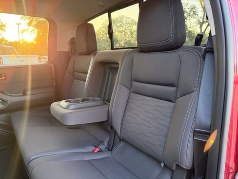 Used 2024 Nissan Frontier SV w/ SV Convenience Package RWD image 18
