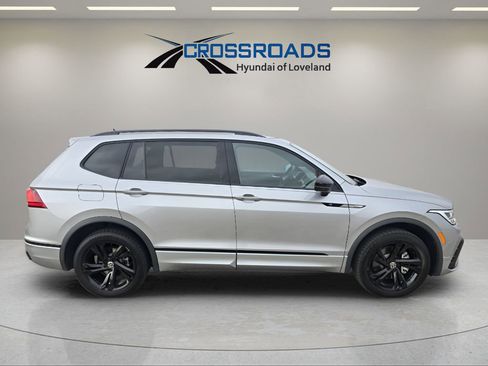 Used 2023 Volkswagen Tiguan SE R-Line image 6