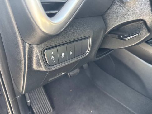 Used 2024 Kia Soul LX w/ Option Group 015 FWD image 19