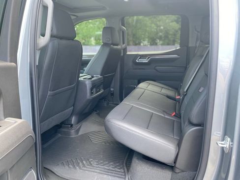 Used 2026 Chevrolet Silverado 1500 LT Trail Boss w/ Convenience Package II AWD/4WD image 18