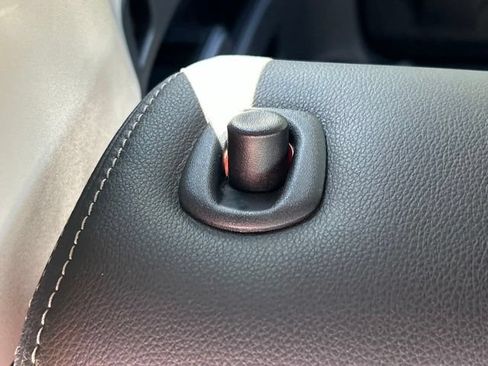 Used 2019 Toyota 4Runner SR5 Premium AWD/4WD image 37